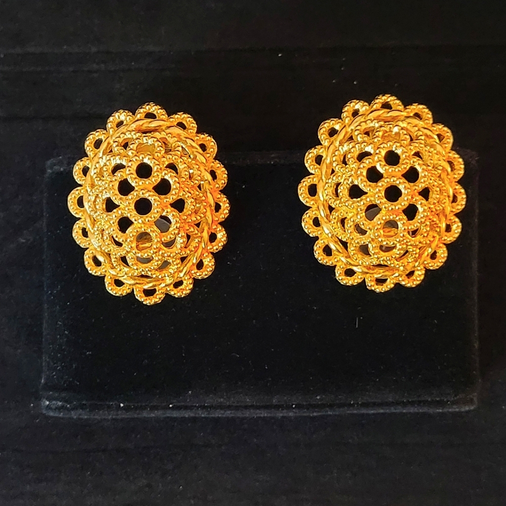 Vintage Christian Dior 1950 Gold Plated Filigree/Lacy Oval Clip-On Earrings RARE
